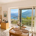 Casa Lago Panoramic 아파트 *